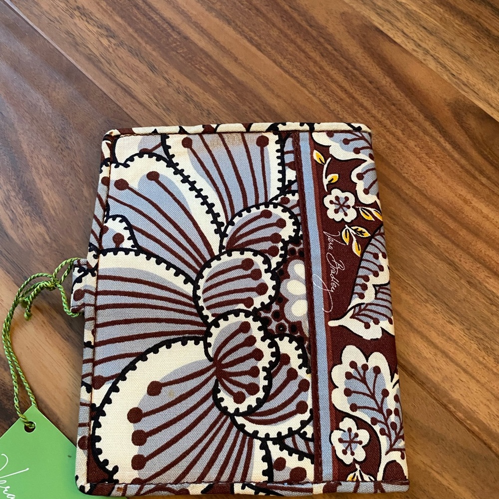 Vera Bradley Passport Holder - Picture 4 of 4